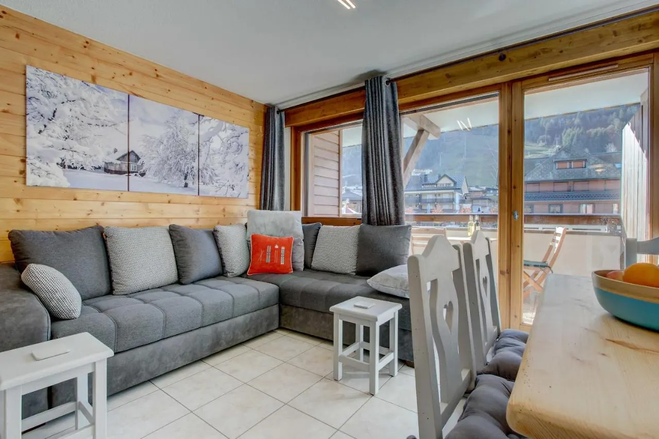 Le Slalom - Very Town Centre - Snow And Trek Morzine