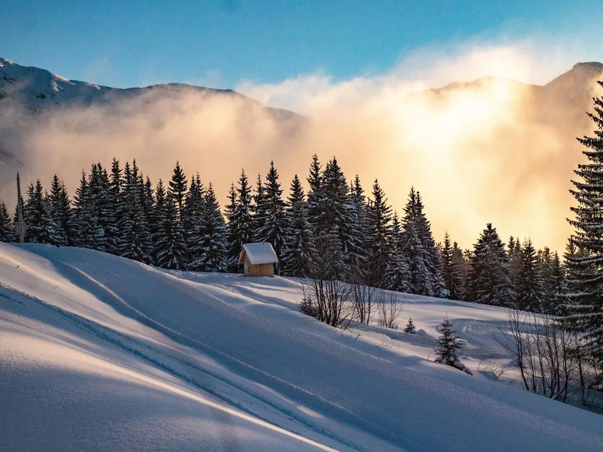 Le Slalom - Very Town Centre - Snow And Trek Morzine Francia